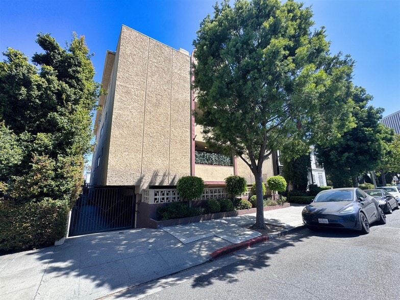 More Photos Of 9930 Durant Dr, Beverly Hills Apartments For Sale