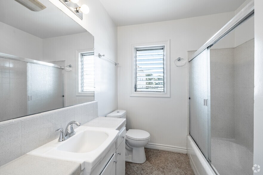 More Photos Of 6635 Wilkinson Ave, North Hollywood Apartments For Sale