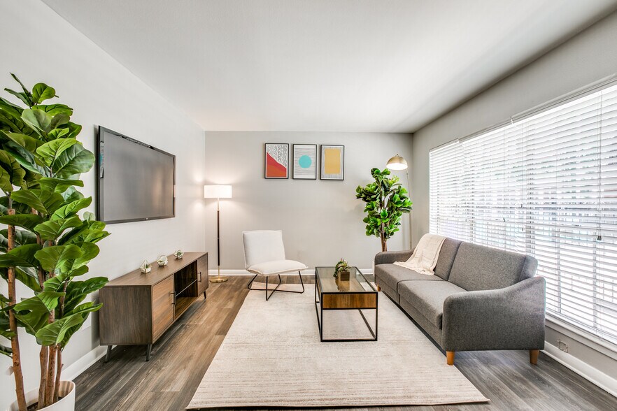 More Photos Of 8900 Chimney Rock Rd, Houston Apartments For Sale