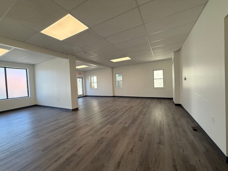 More Photos Of 212 S Black Horse Pike, Blackwood Storefront For Lease