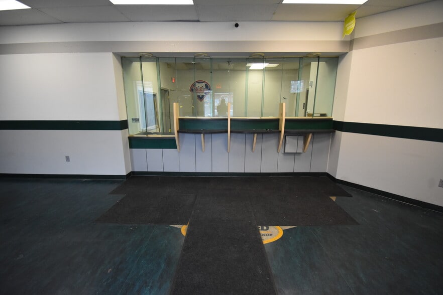 More Photos Of 1710-1728 Butler St, Easton Storefront For Lease