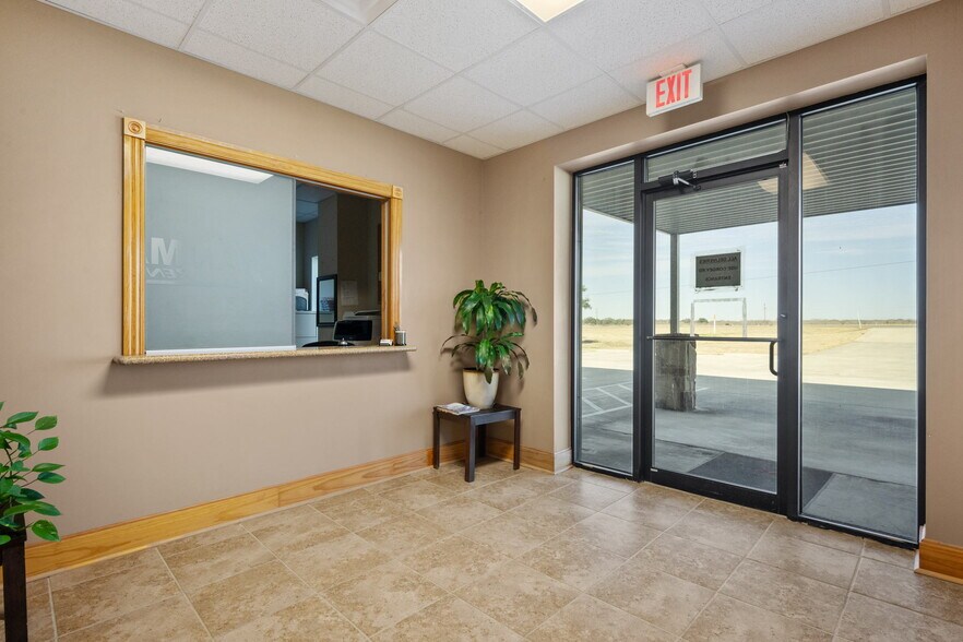 More Photos Of 40 Corgey Rd, Pleasanton Light Manufacturing For Sale