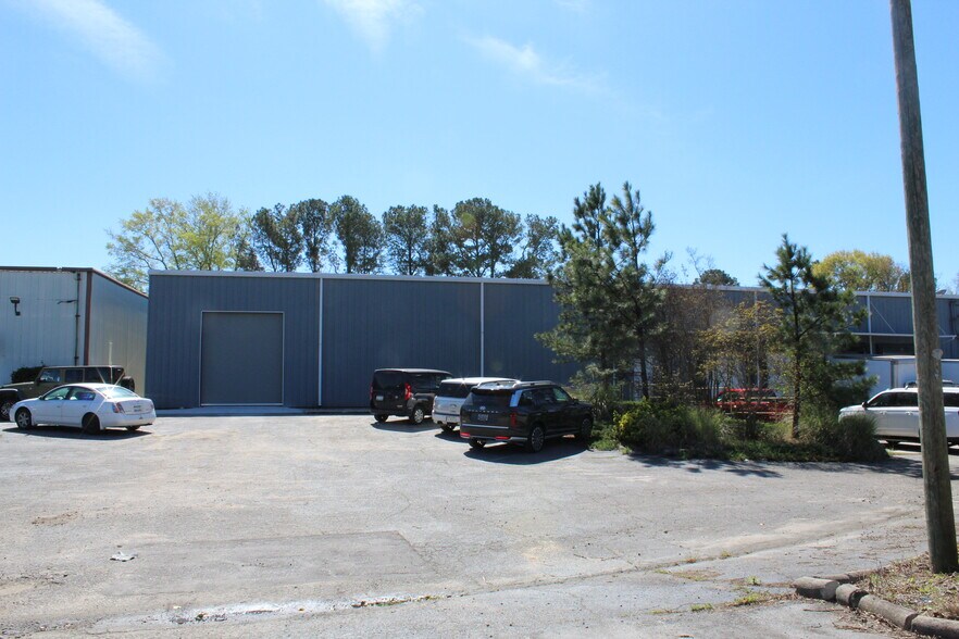 More Photos Of 1135 Walter Price Dr, Cayce Warehouse For Lease