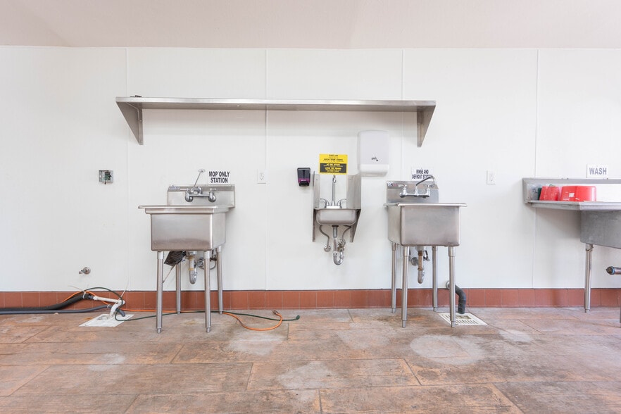 More Photos Of 2112 E California Ave, Bakersfield Restaurant For Sale