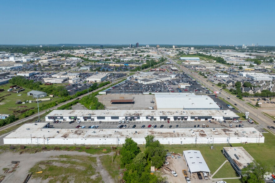 More Photos Of 8240-8290 E 41st St, Tulsa Unknown For Lease