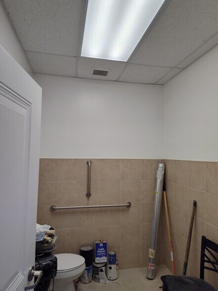 More Photos Of 6825 Richmond Hwy, Alexandria Freestanding For Sale