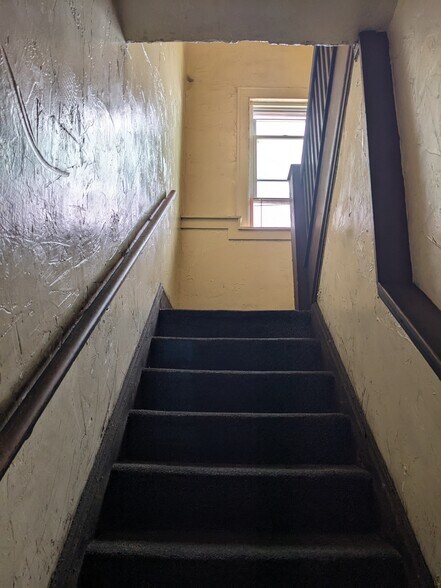 More Photos Of 576 E 152nd St, Cleveland Apartments For Sale