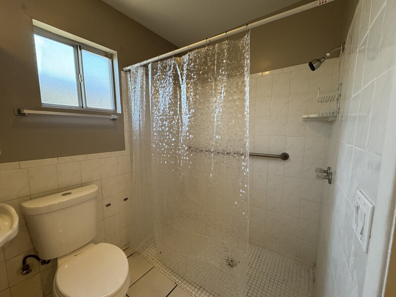 More Photos Of 2423 W Campbell Ave, Phoenix Warehouse For Sale