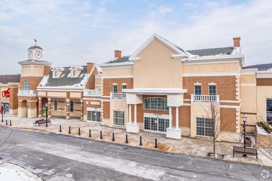 More Photos Of I-81 @ I-81 & Davis St, Moosic Unknown For Lease