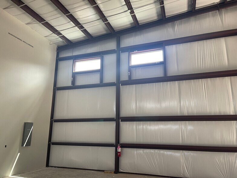 More Photos Of 32223 Tamina Rt, Magnolia Flex For Lease