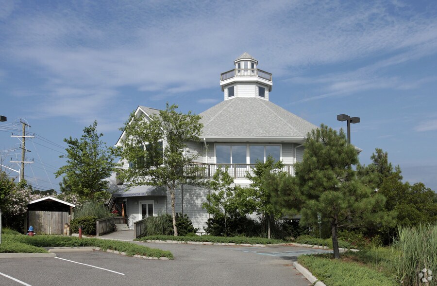 More Photos Of 800 Laskin Rd, Virginia Beach Freestanding For Sale