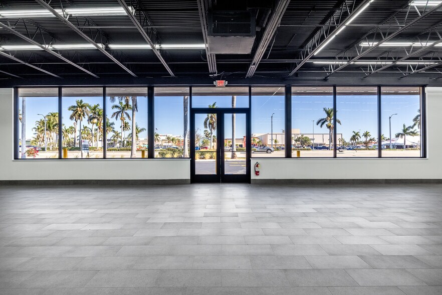 More Photos Of 4150 S Cleveland Ave, Fort Myers Freestanding For Sale