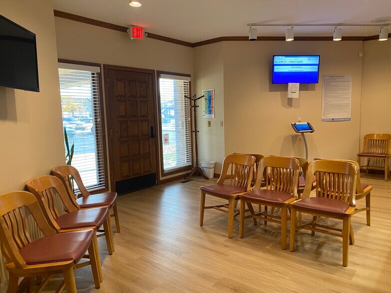 More Photos Of 2665 Fox Pointe Dr, Columbus Medical For Lease