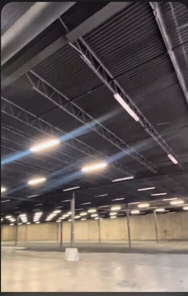 More Photos Of 2501 Commerce, Houston Warehouse For Lease