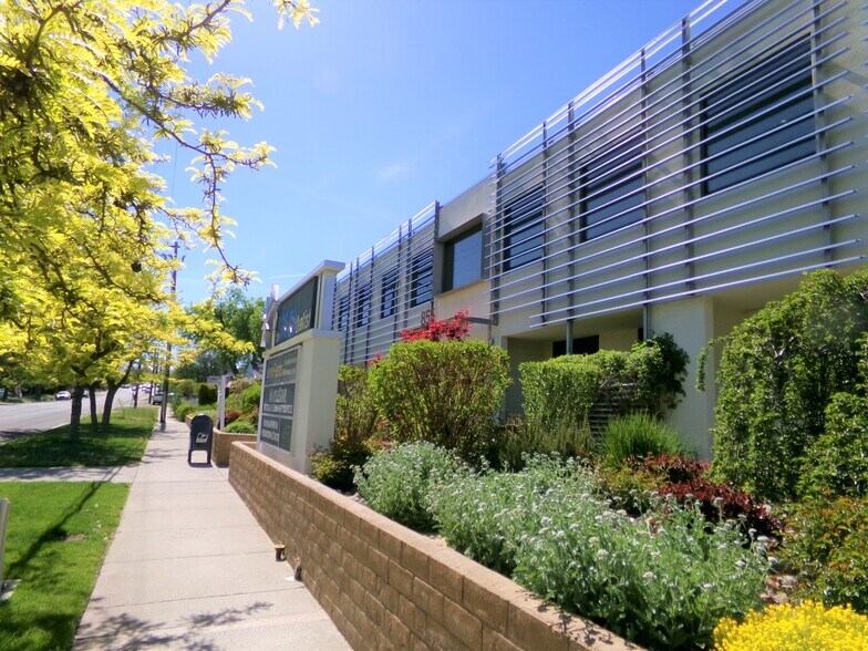 More Photos Of 855 W 7th St, Reno Office For Sale