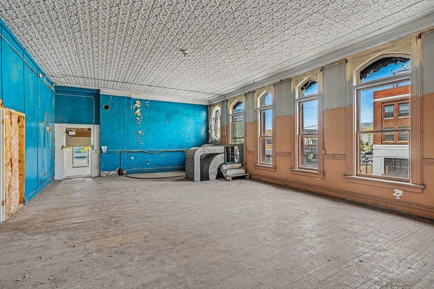More Photos Of , Bay City General Retail For Sale