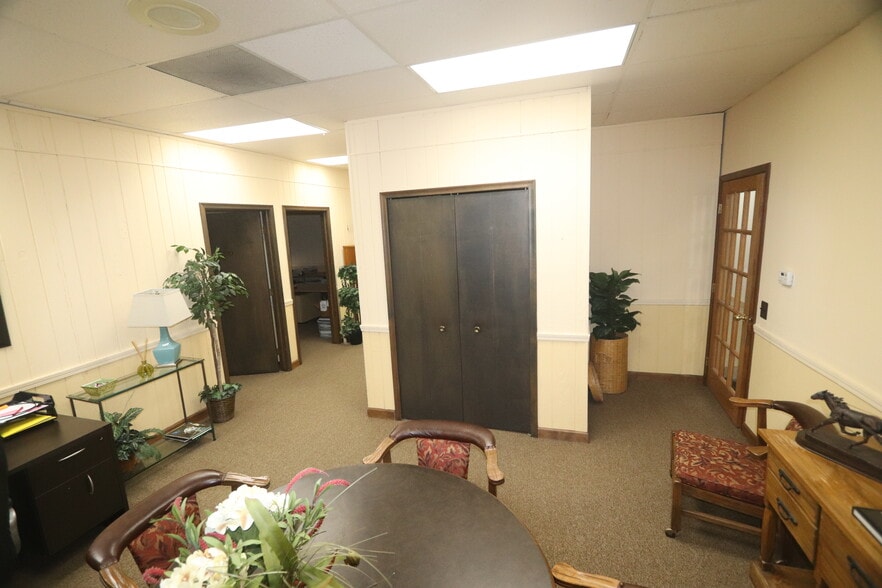 More Photos Of 3075 E Grand River Ave, Howell Office For Lease