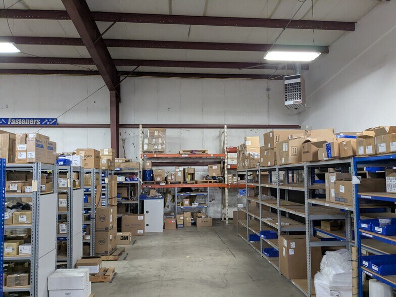 More Photos Of 902 Industrial Way, Longview Warehouse For Sale
