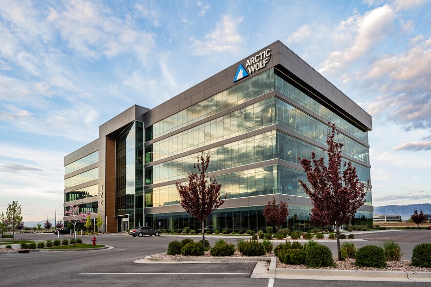 More Photos Of 1221 S Valley Grove Blvd, Pleasant Grove Office For Lease