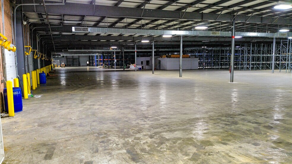 More Photos Of 100 Don Truell Ln, Thomasville Warehouse For Lease