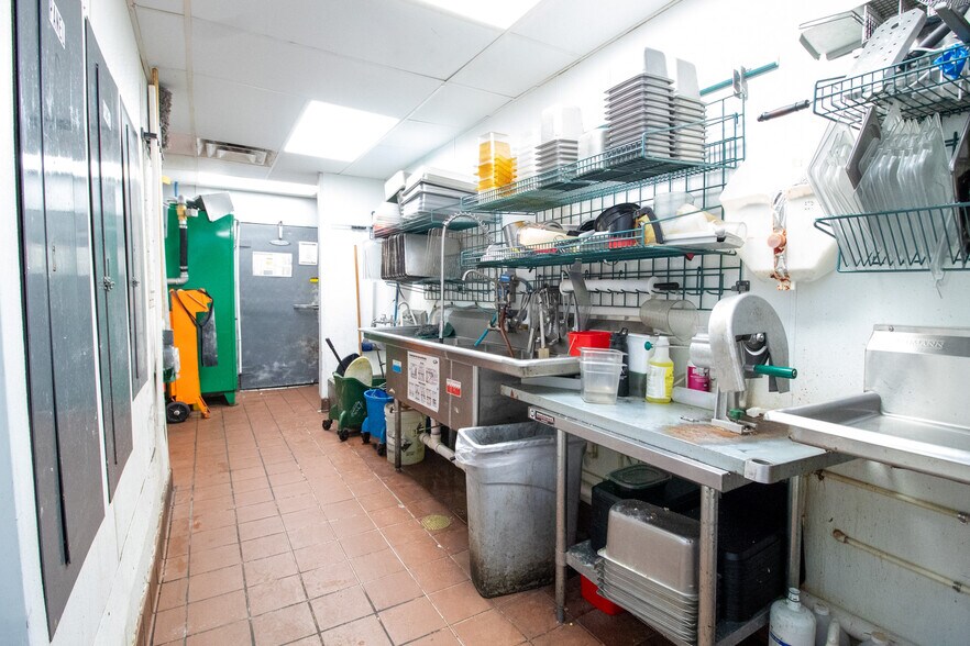 More Photos Of 504 W Vine St, Kissimmee Restaurant For Sale
