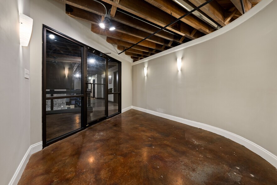 More Photos Of 247 Broad St, Kingsport Loft Creative Space For Sale
