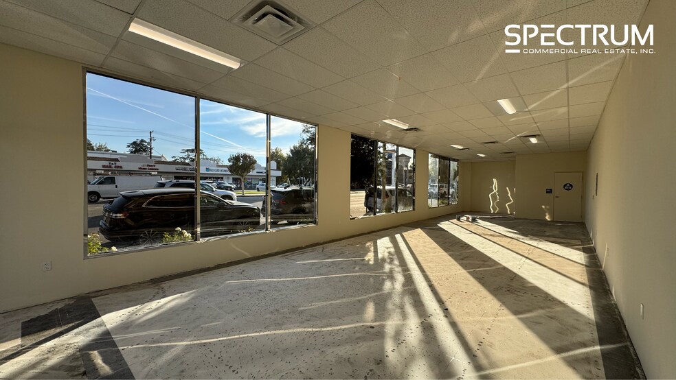 More Photos Of 19001-19015 Ventura Blvd, Tarzana Storefront Retail Office For Lease