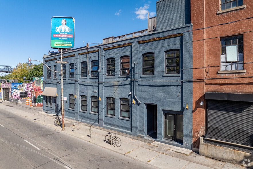 More Photos Of 2480 Dundas St W, Toronto Apartments For Sale