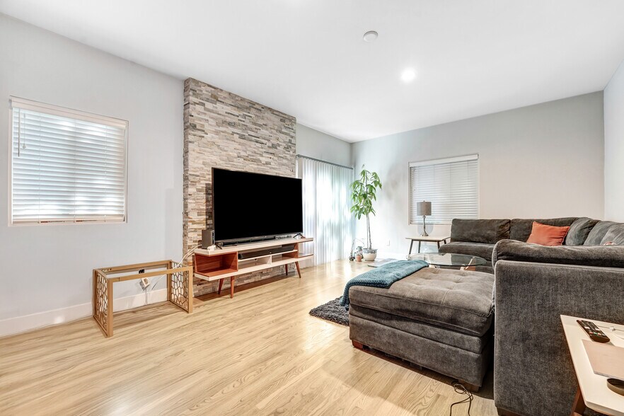 More Photos Of 14728 Magnolia Blvd, Sherman Oaks Apartments For Sale