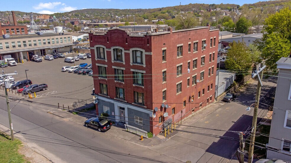 Primary Photo Of 197 S Leonard St, Waterbury Apartments For Sale