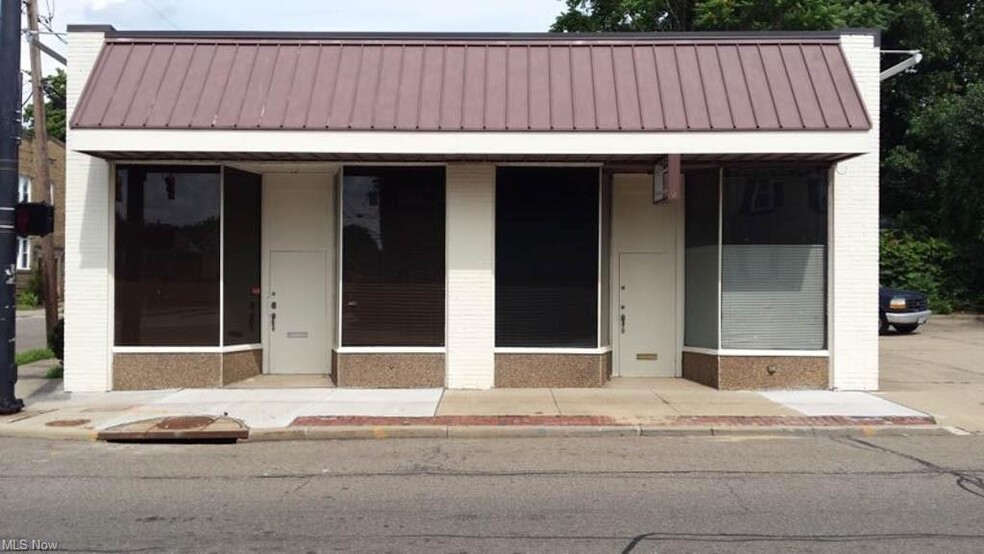 Primary Photo Of 941-943 N Main St, Akron Storefront For Sale