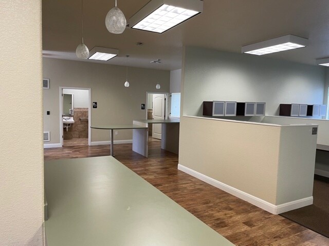 More Photos Of 1920 Corporate Dr, San Marcos Office For Sale