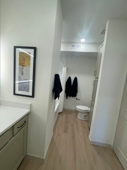 More Photos Of 814 6th St SE, Minneapolis Apartments For Sale