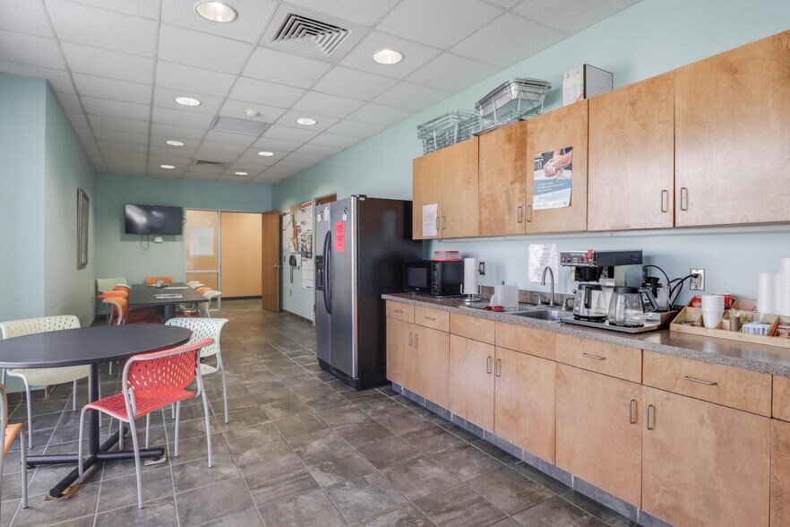 More Photos Of 10281 Corporate Dr, Gulfport Office For Sale