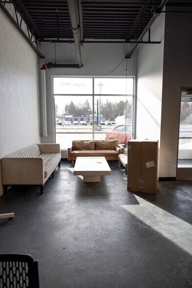 More Photos Of 2807 Lake Michigan Dr NW, Grand Rapids General Retail For Lease