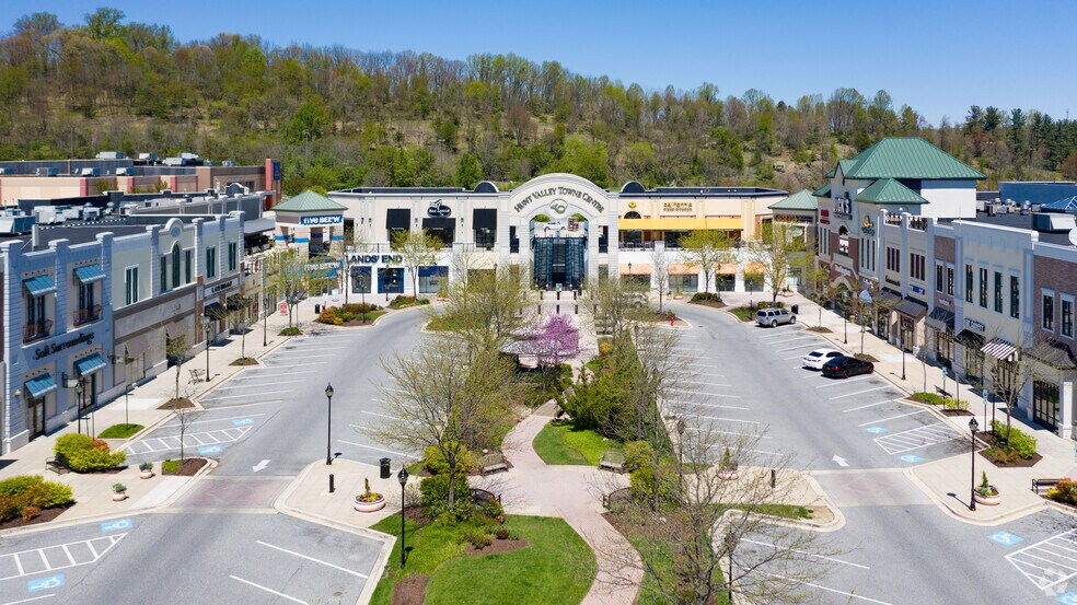 More Photos Of 118 Shawan Rd, Hunt Valley General Retail For Lease