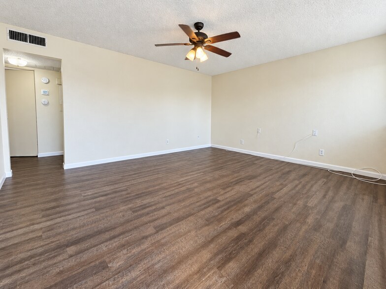 More Photos Of 2528 Security Ave, Bakersfield Apartments For Sale