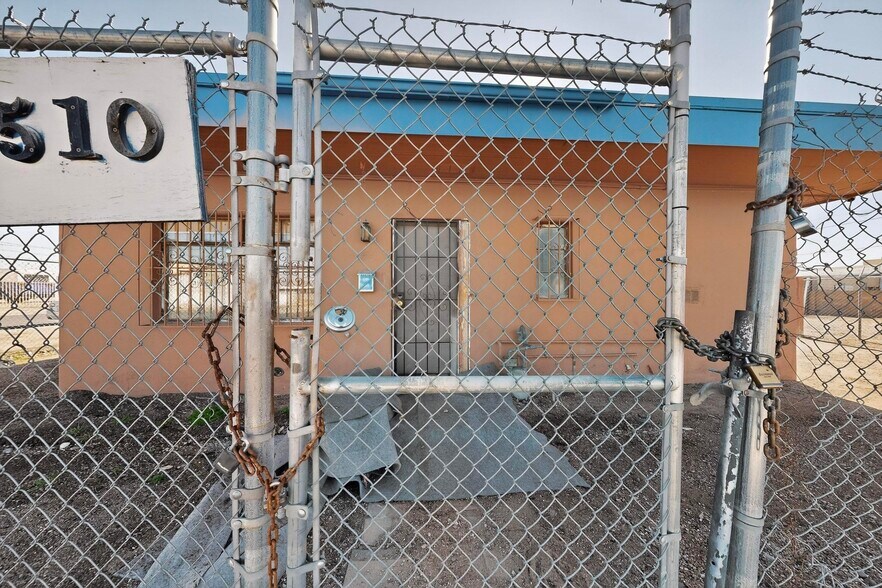 More Photos Of 6510 Zuni Rd SE, Albuquerque Land For Sale