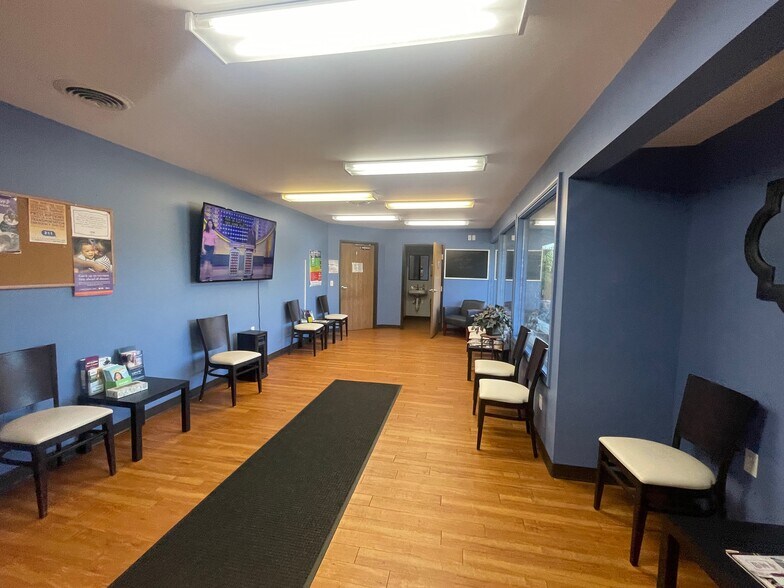 More Photos Of 520 N Mission St, Mount Pleasant Office For Sale