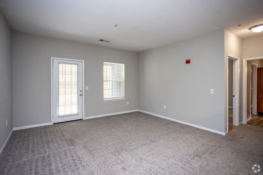 More Photos Of 501 Tiger Way, Knoxville Apartments For Sale
