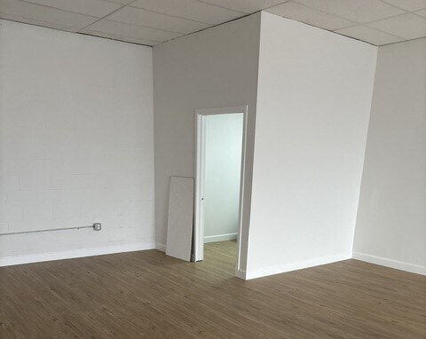 More Photos Of 3775 S Western Ave, Los Angeles Storefront For Lease