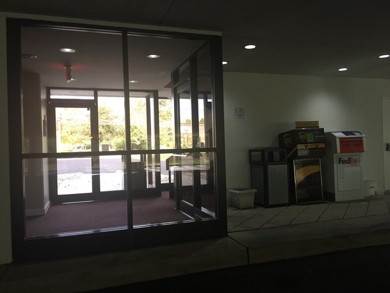 More Photos Of 133 Franklin Corner Rd, Lawrenceville Office For Lease