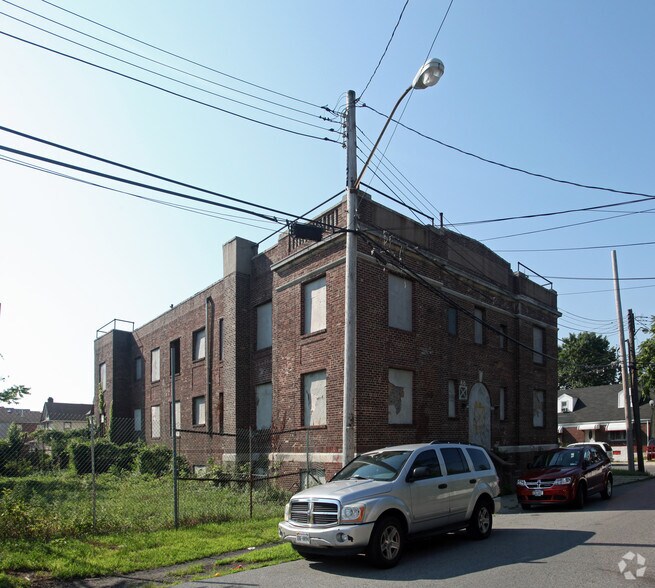 Primary Photo Of 134-29 218th St, Springfield Gardens Apartments For Lease
