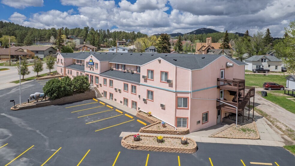 More Photos Of 519 Crook St, Custer Hotel For Sale