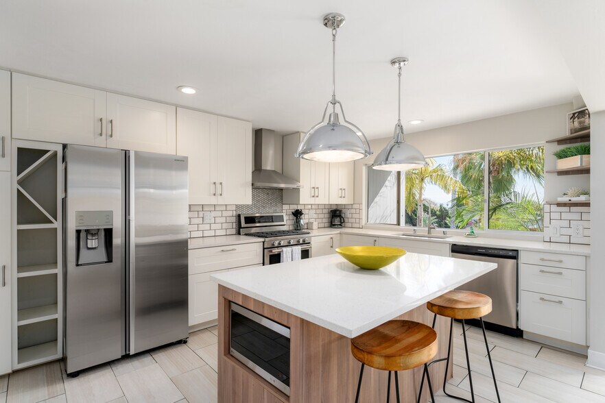 More Photos Of 1920 Beryl St, San Diego Specialty For Sale