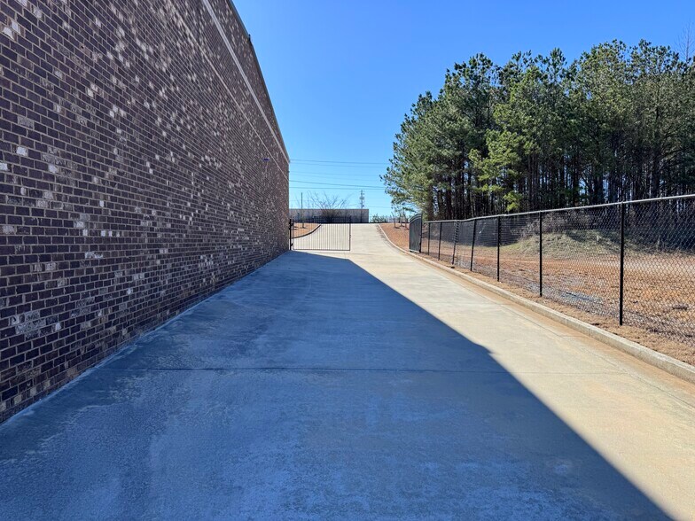 More Photos Of 2956 S Waterworks Rd, Buford Manufacturing For Lease