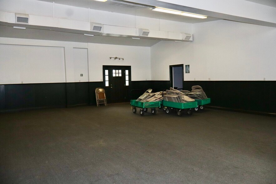 More Photos Of 129 Interlaken Rd, Stamford Manufacturing For Lease