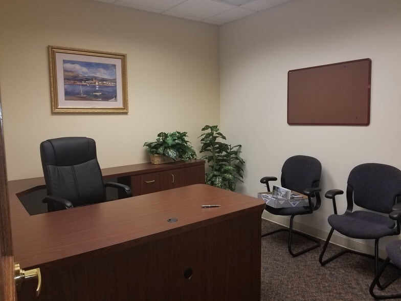 More Photos Of 400 S Broadway St, Lake Orion Office For Lease