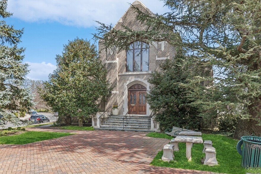 More Photos Of 303 Sea Cliff Ave, Sea Cliff Restaurant For Lease