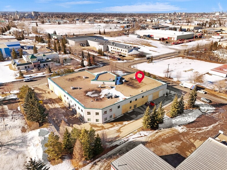 More Photos Of 2419 96th St NW, Edmonton Showroom For Sale